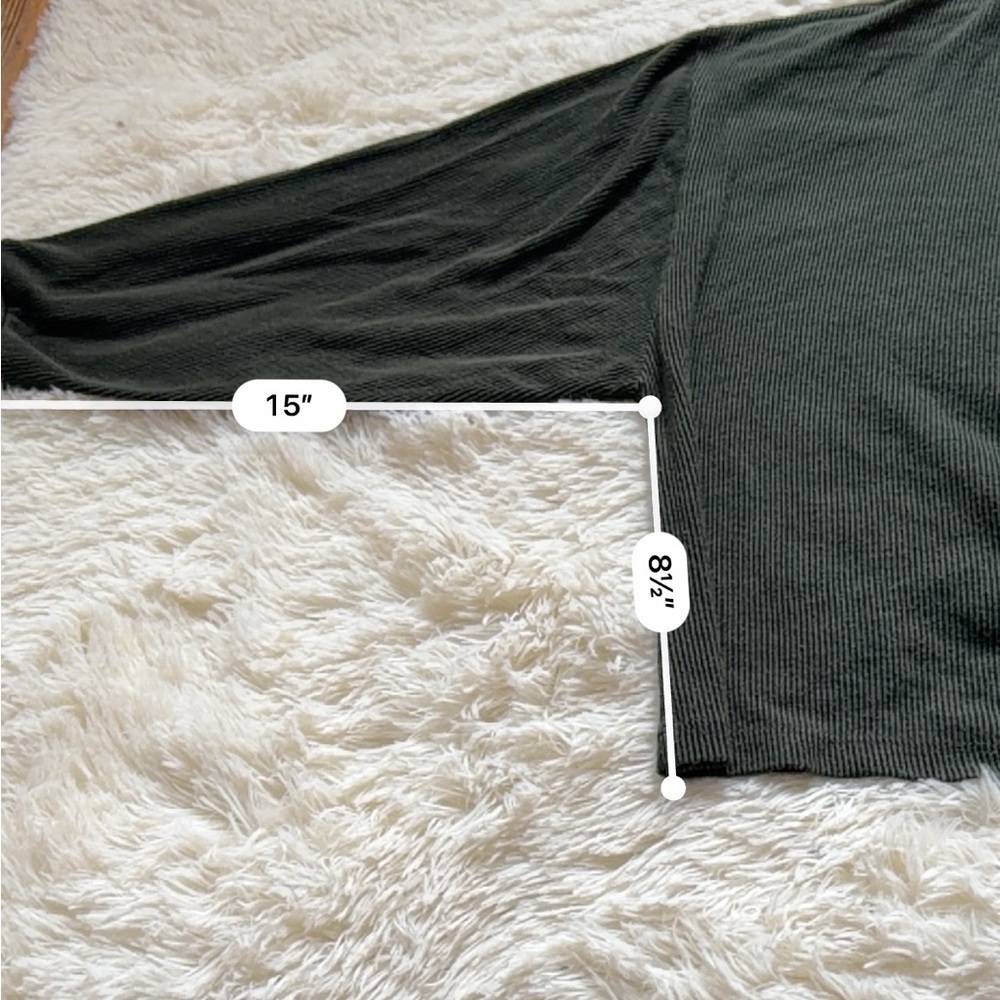 H&M Dark Green Women's Turtleneck Sweater - Picture 3 of 3